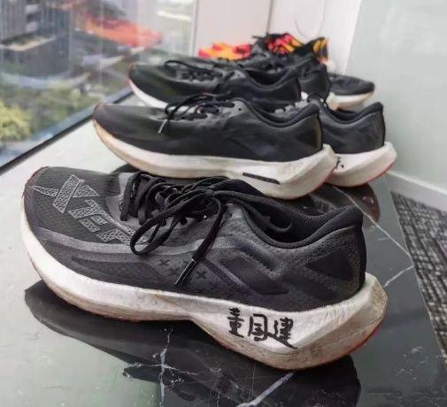 穿什么鞋去健身房_健身用鞋子_健身房运动穿什么鞋好