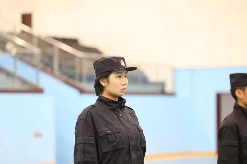 游泳冠军的视频_游泳冠军女孩_跟着女冠军学游泳的是谁