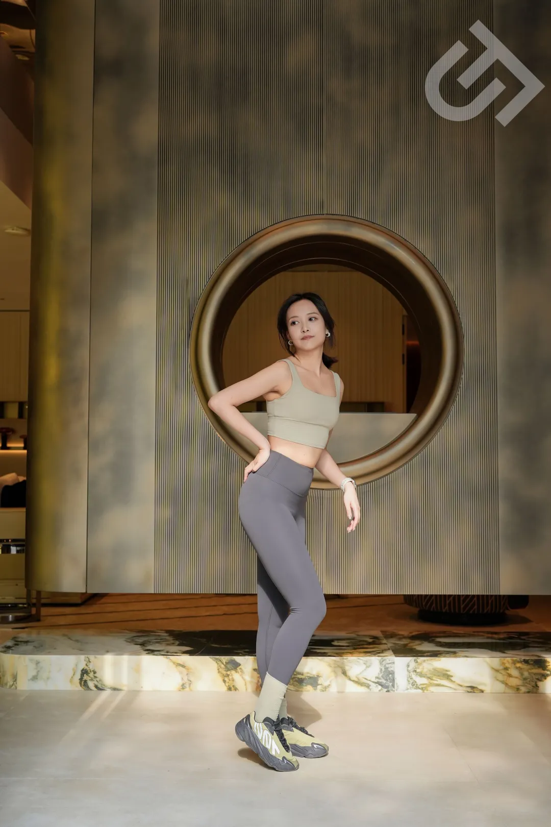 夏季健身服装女套装_女生健身上衣_健身房运动上衣女夏