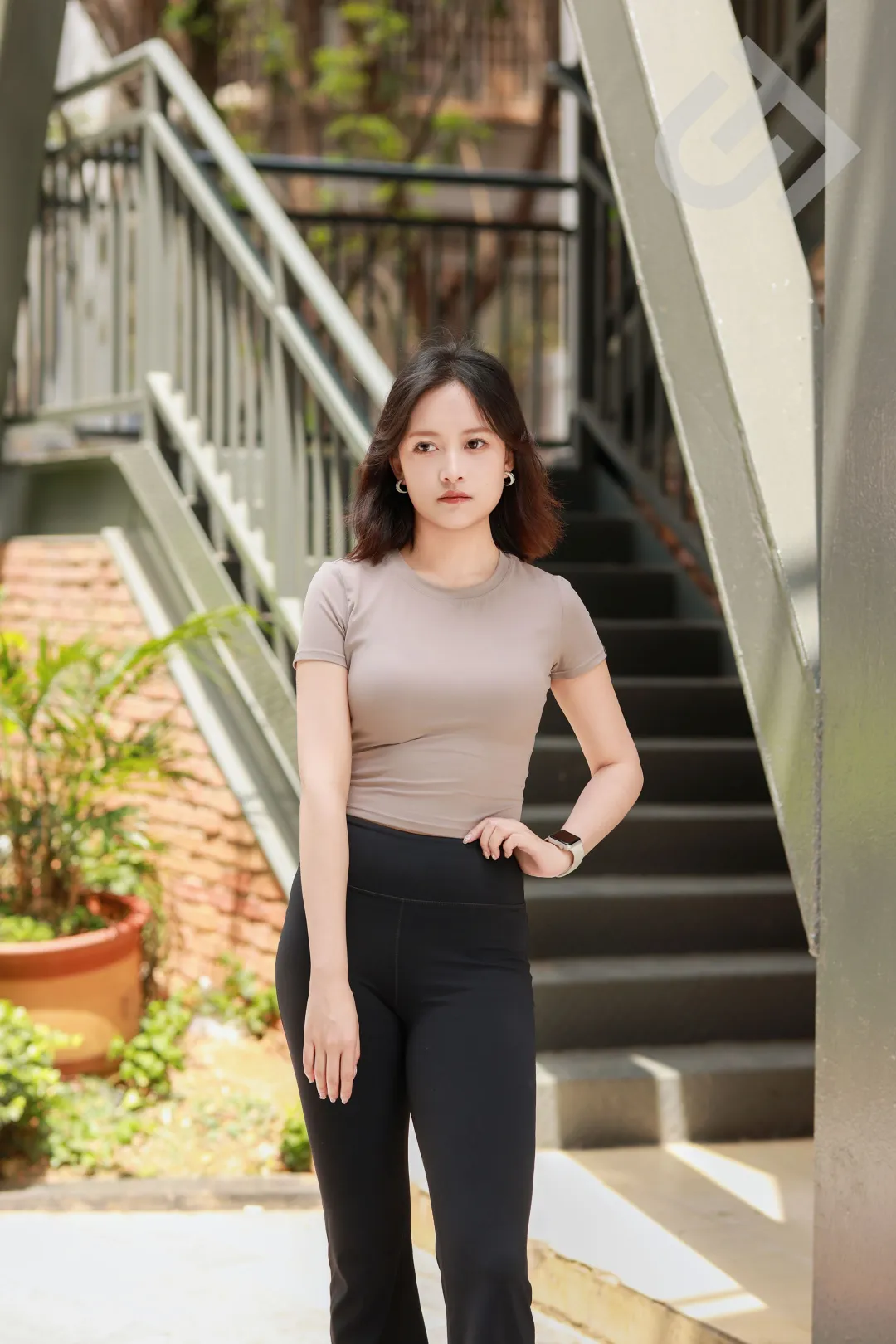 女生健身上衣_健身房运动上衣女夏_夏季健身服装女套装