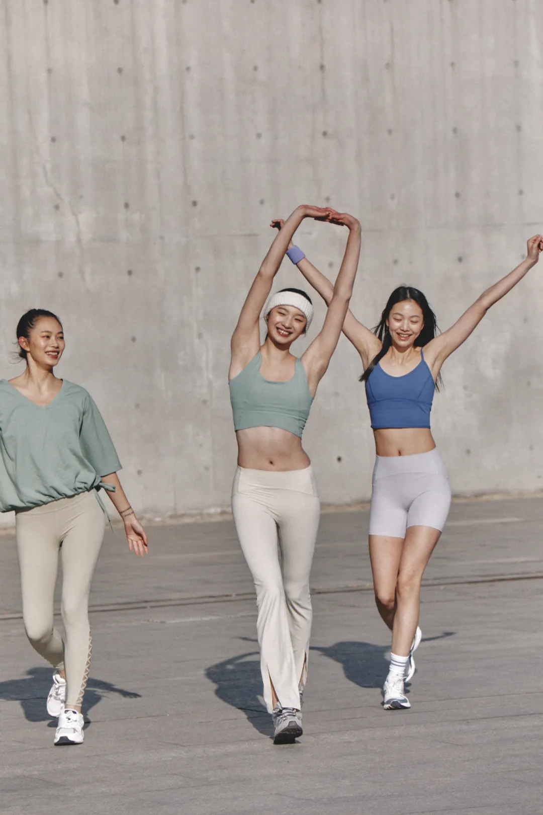 夏季健身服装女套装_女生健身上衣_健身房运动上衣女夏