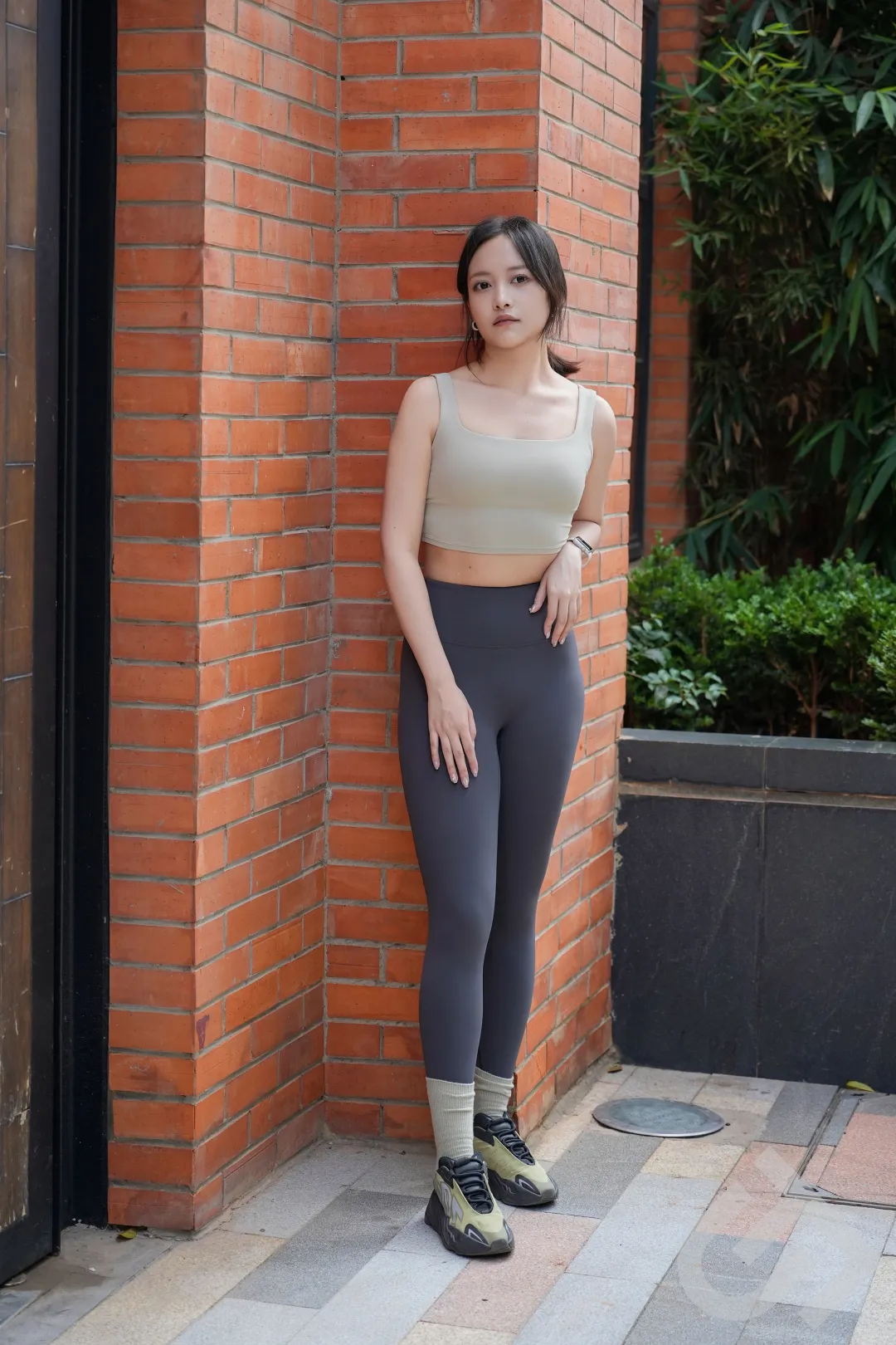 女生健身上衣_夏季健身服装女套装_健身房运动上衣女夏