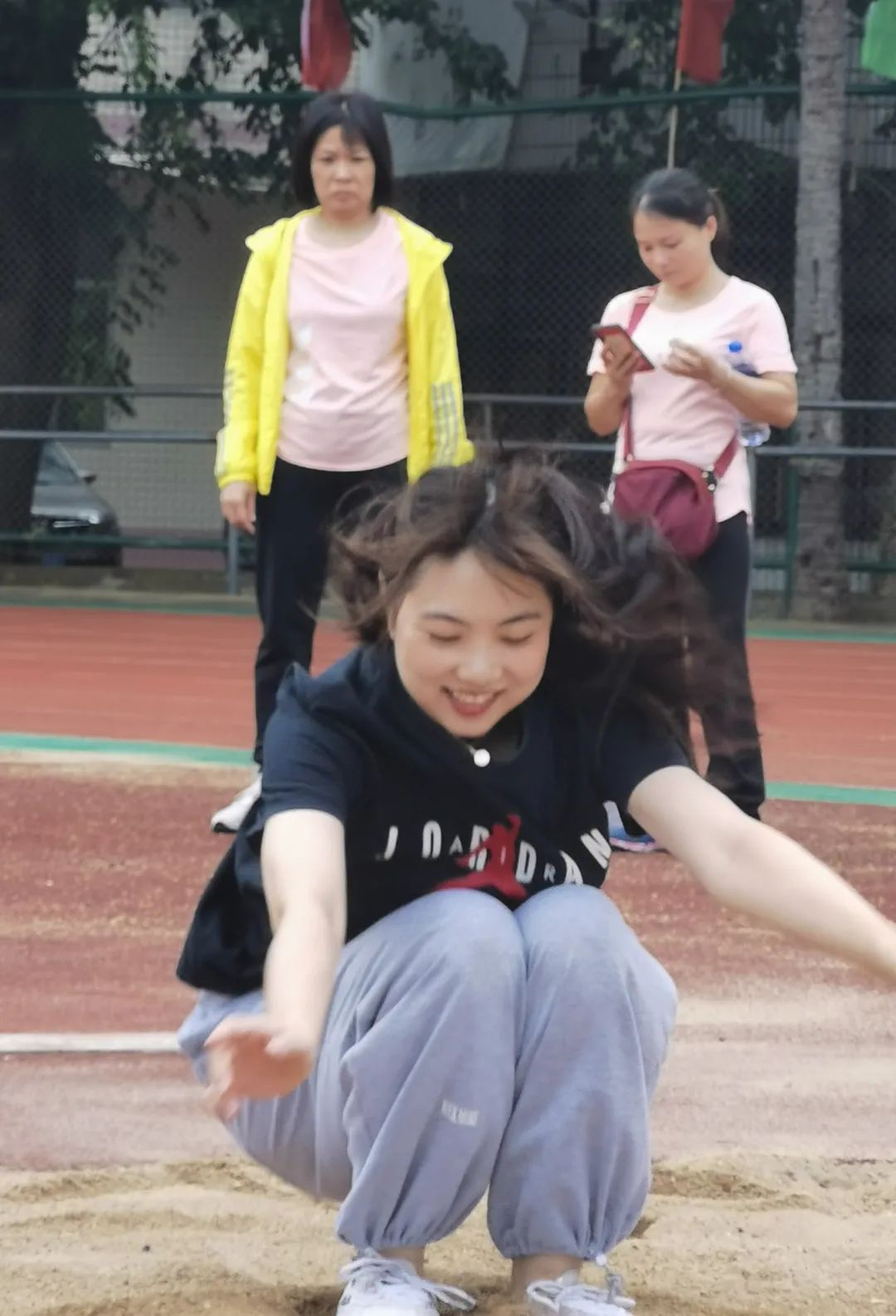 高中跑步吗_高中生跑步_高中女主运动会跑步