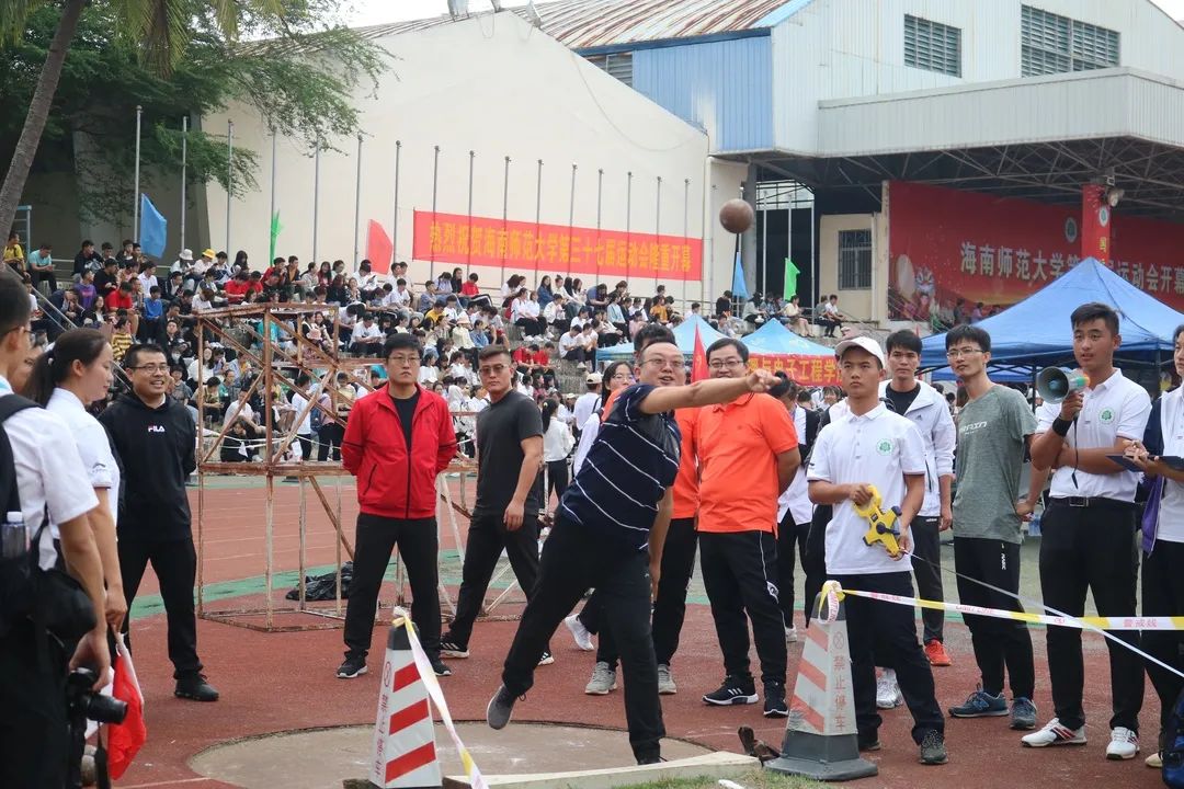 高中跑步吗_高中生跑步_高中女主运动会跑步