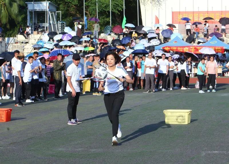 高中跑步吗_高中女主运动会跑步_高中生跑步