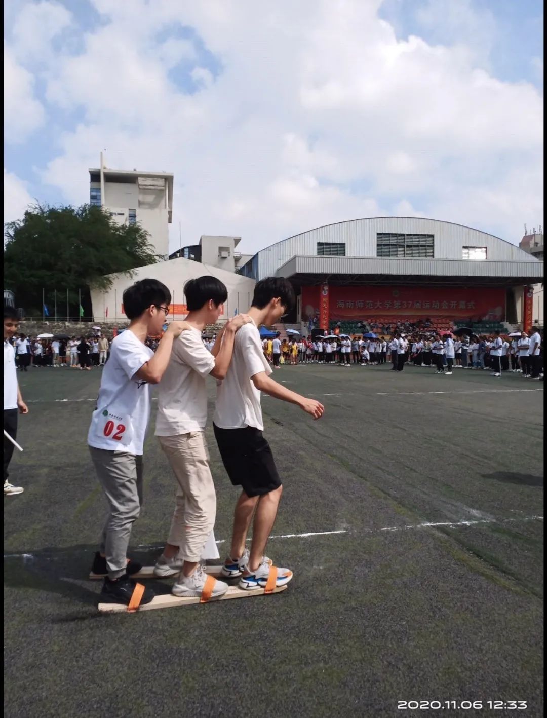 高中女主运动会跑步_高中跑步吗_高中生跑步
