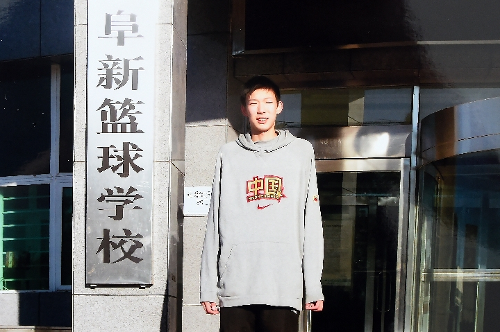 篮球摔跤视频_全运会篮球摔跤比赛规则_篮球摔跤规则全运比赛会扣分吗