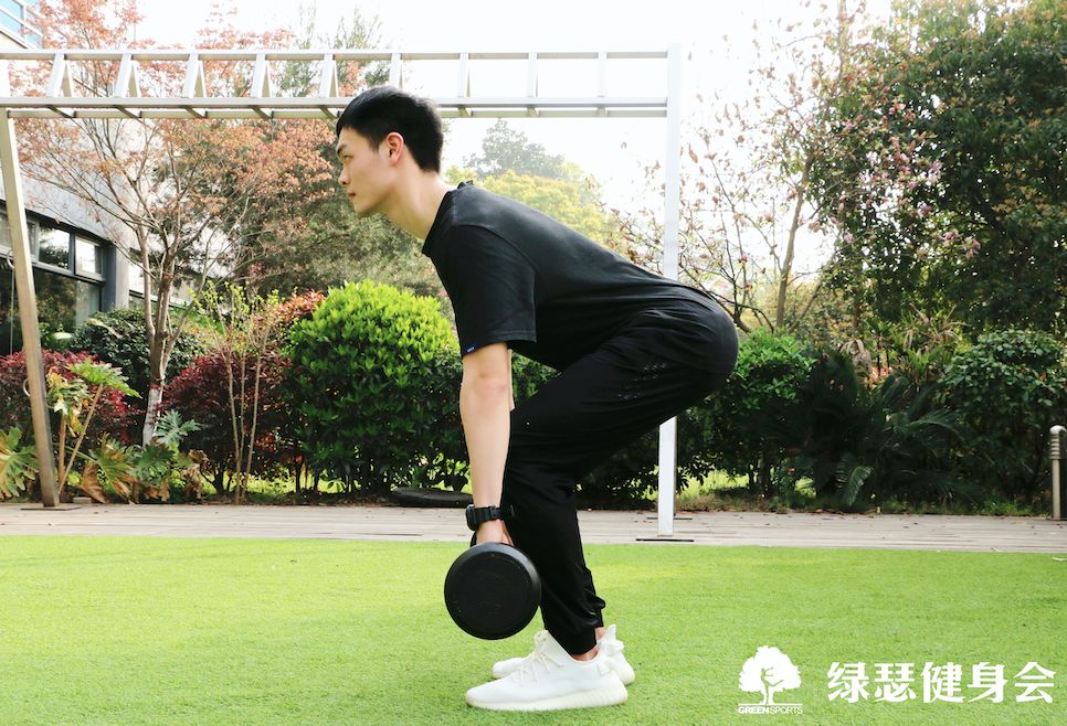 明星的健身教练_和健身教练训练的明星_教练健身明星训练视频