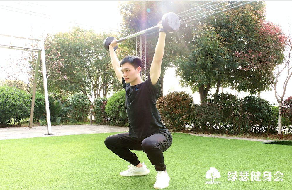 明星的健身教练_教练健身明星训练视频_和健身教练训练的明星