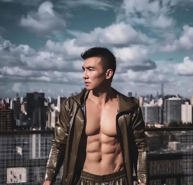 直播健身明星私教_健身直播主播_健身房的明星私教