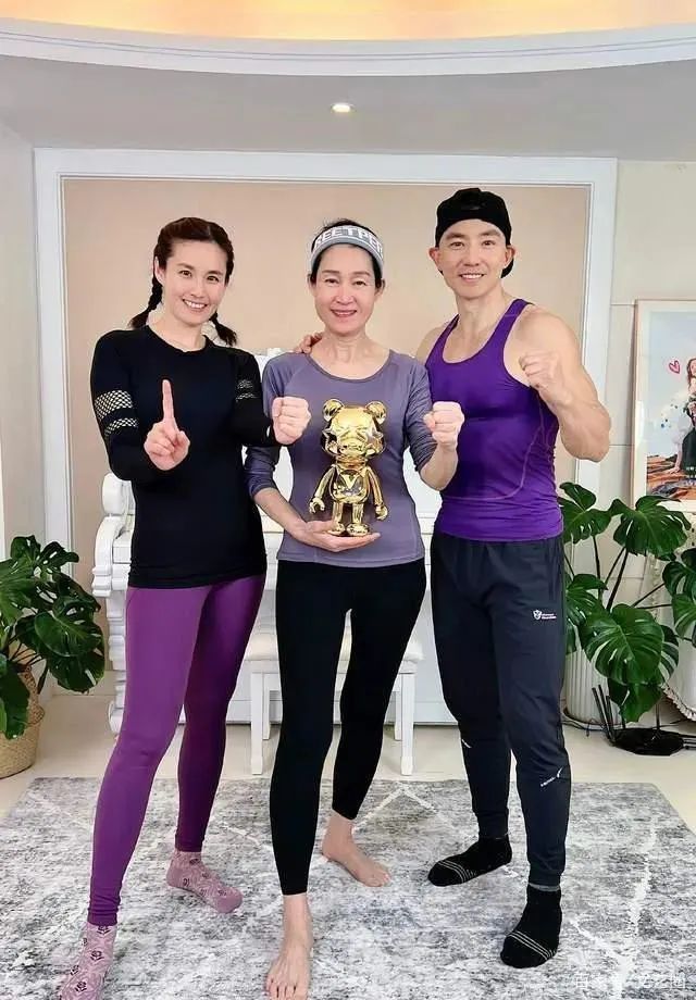 明星健身私人教练_直播健身明星私教_健身房的明星私教