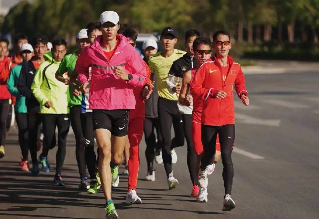 江苏马拉松选手_马拉松杨乐江苏_南京马拉松杨乐受伤