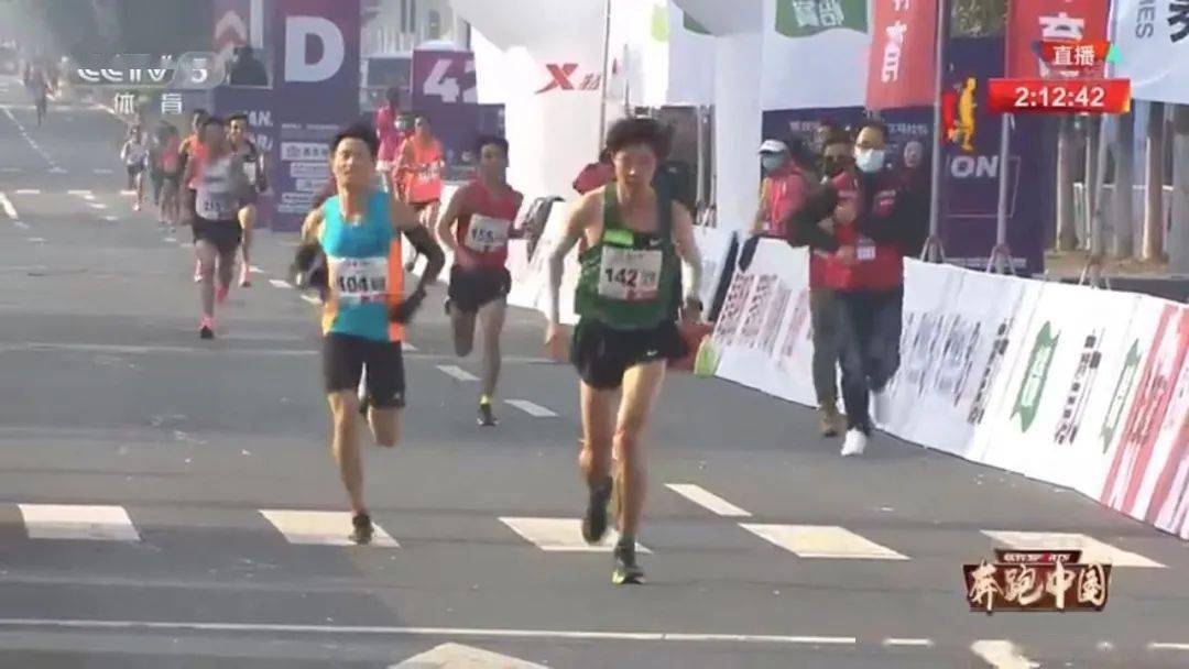 南京马拉松杨乐受伤_马拉松杨乐江苏_江苏马拉松选手