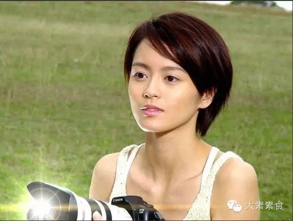 游泳队李娜_李燕世界游泳冠军_游泳冠军李嫣个人资料介绍