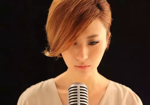 李燕世界游泳冠军_游泳冠军李嫣个人资料介绍_游泳队李娜