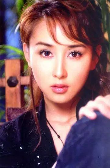 游泳冠军李嫣个人资料介绍_游泳队李娜_李燕世界游泳冠军