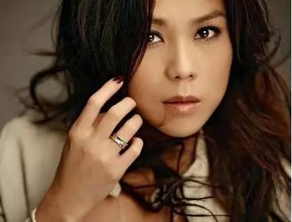 李燕世界游泳冠军_游泳冠军李嫣个人资料介绍_游泳队李娜